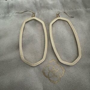 Kendra Scott Danielle Gold Statement Earrings in Gold Open Frame